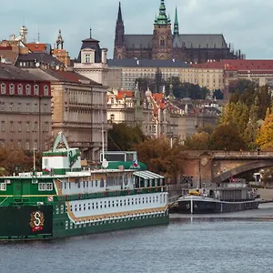Botel Admiral, Prague